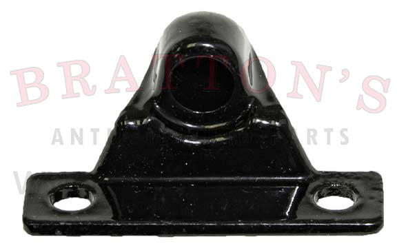 28 - 29 HOOD RETAINER